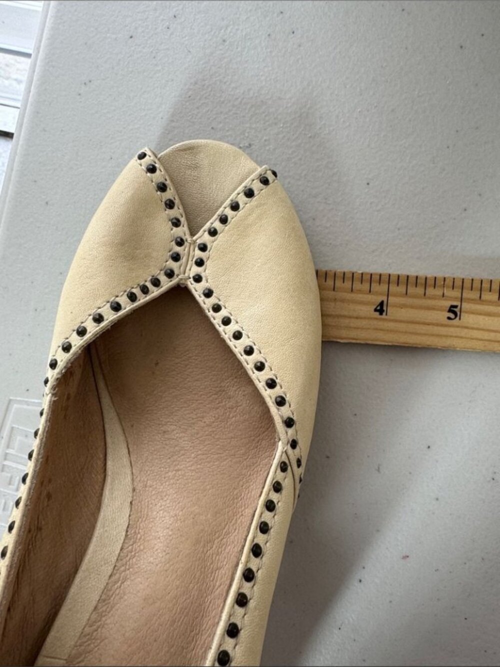 Frye Ivory Studded Peep Toe Low Heel Retro Size 8 Leather Boho Cottagecore - Picture 10 of 14